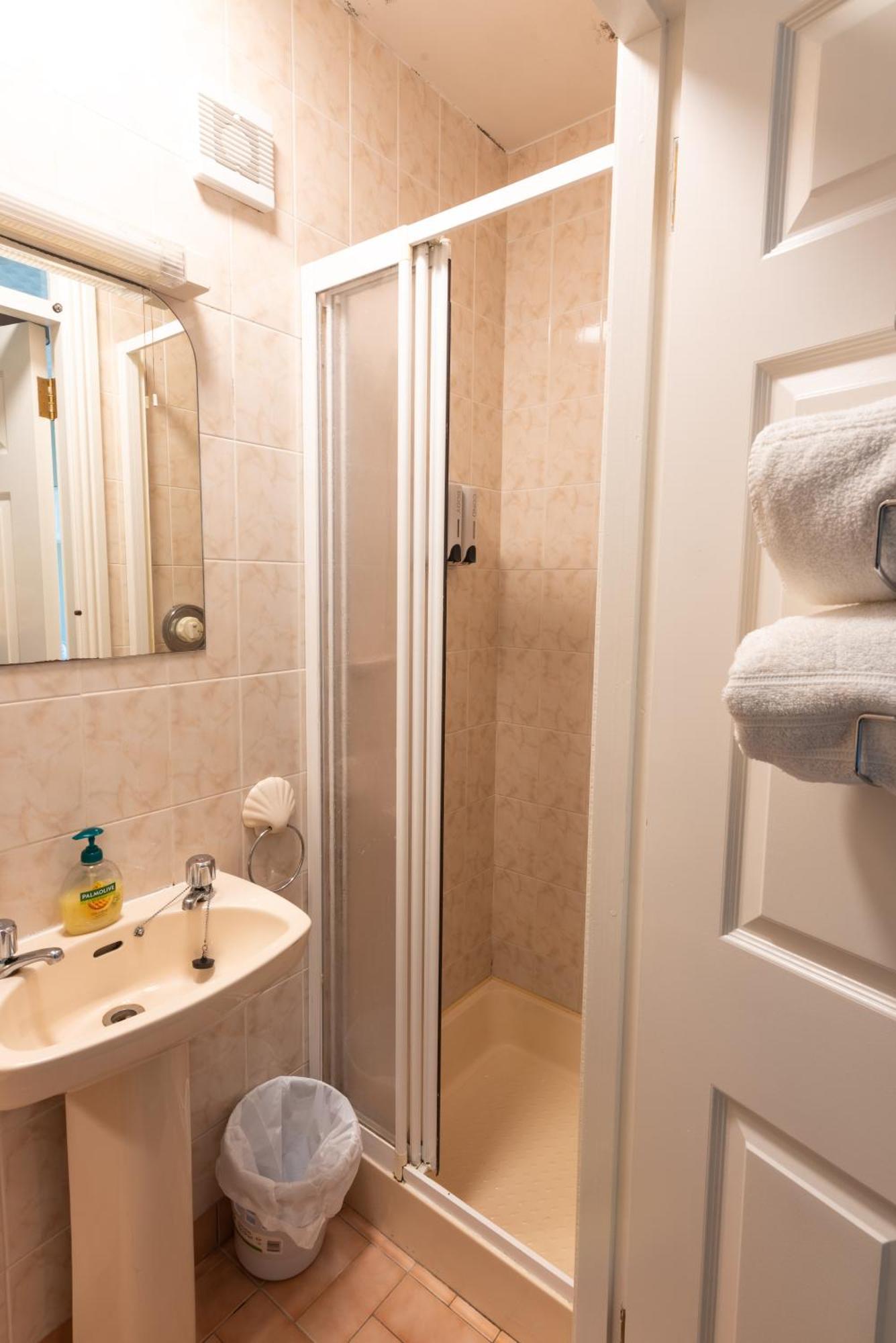 ホテル Avalon House ゴールウェイ エクステリア 写真